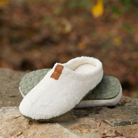 are acorn slippers made in china